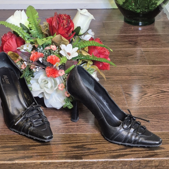 Chic Black Women's Shoes - Picture 4 of 15